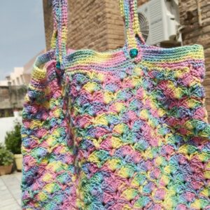 rainbow shell crochet tote