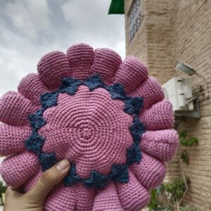 crochet baby pillow – pink flower