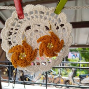 golden swirl earrings